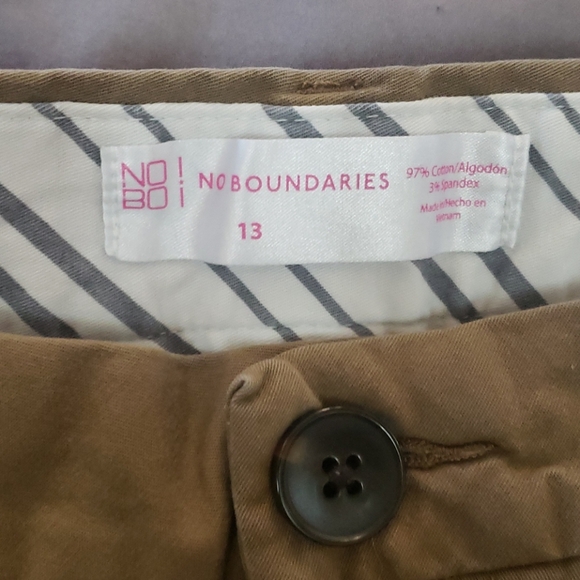 Khaki shorts size 13 - Picture 3 of 3